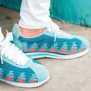 Poppy Crochet Running Shoes, Teal